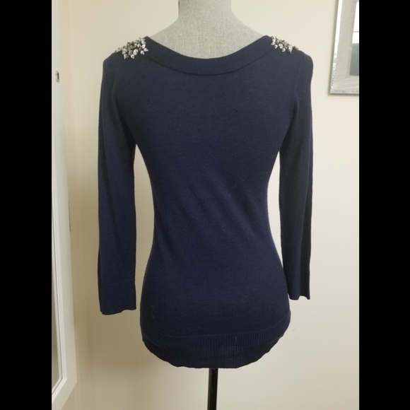 V neck sweater with crystal embellishments - Picture 2 of 4
